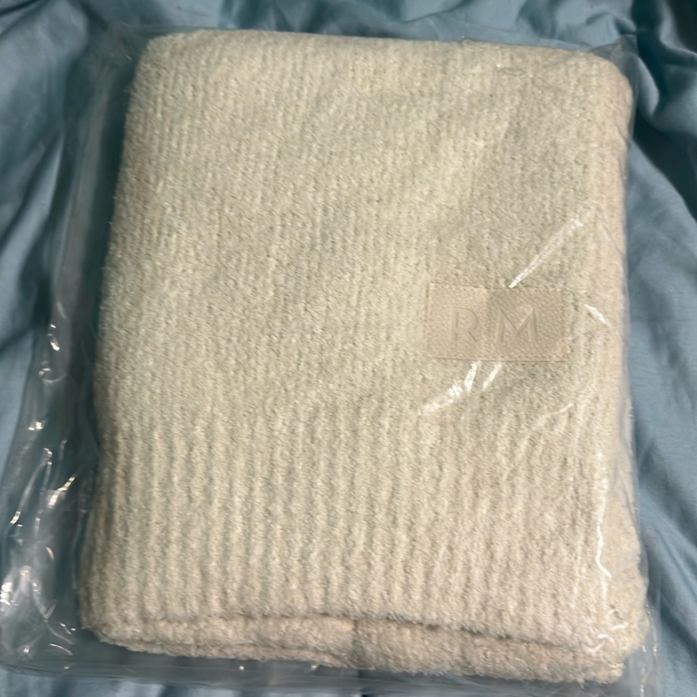 NEW RACHEL MIRIAM The Cloud Throw